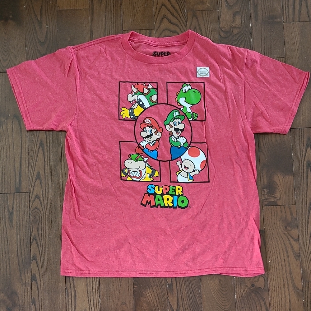 NWT Nintendo Urban Outfitters Red Super Mario Short Sleeve Tee Size L Kids